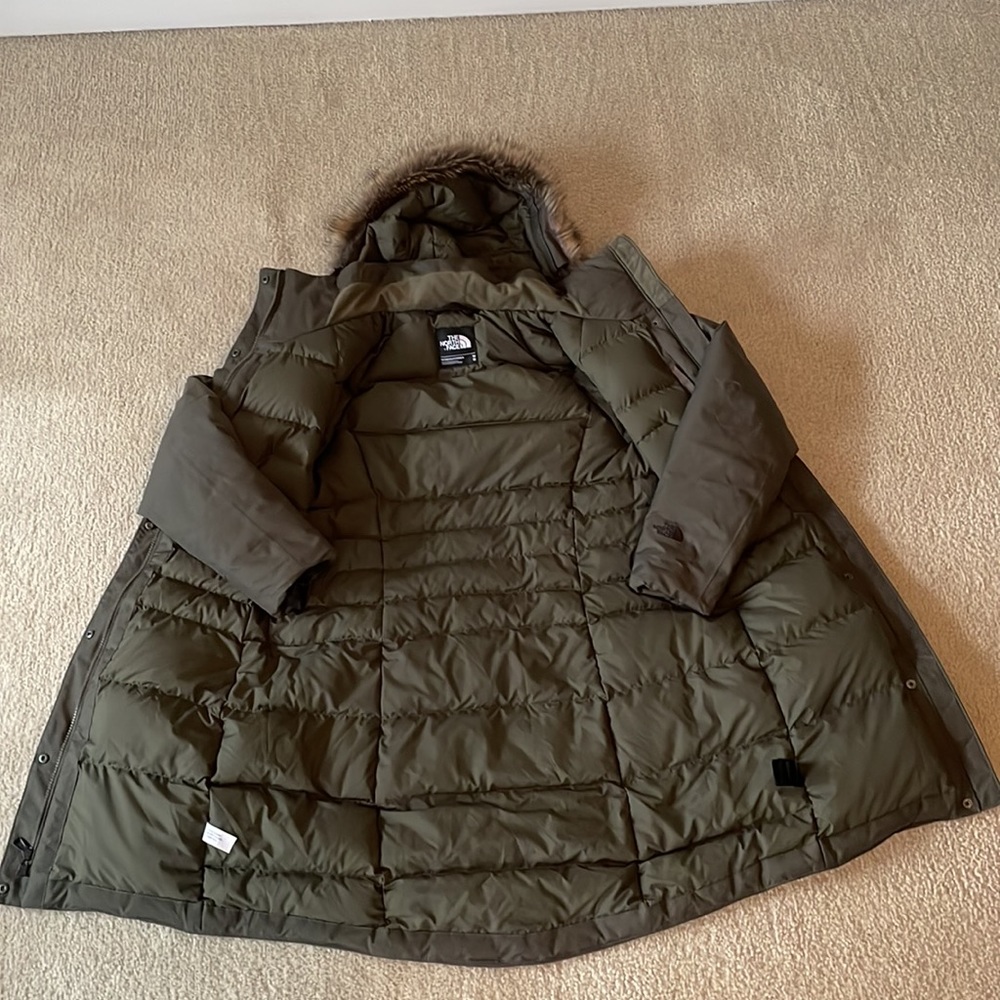 The North Face - Women’s Arctic Parka - Picture 3 of 4